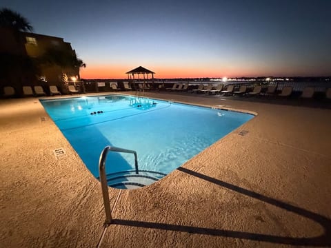 Beach Haven•Gated•Beach Access•Pool•Dock•1st Floor image 1
