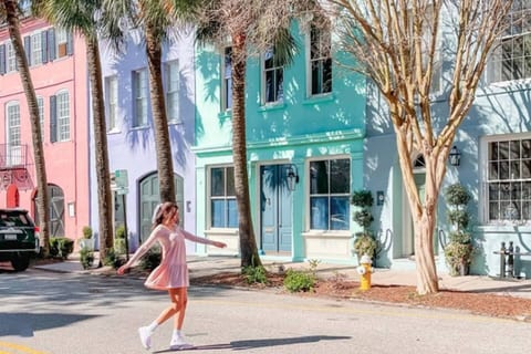 Waterfront Retreat!•2 Homes, 8BR•10Min->DT & Beach