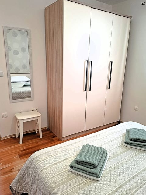 Apartments Mladenka - Unit 208857-5