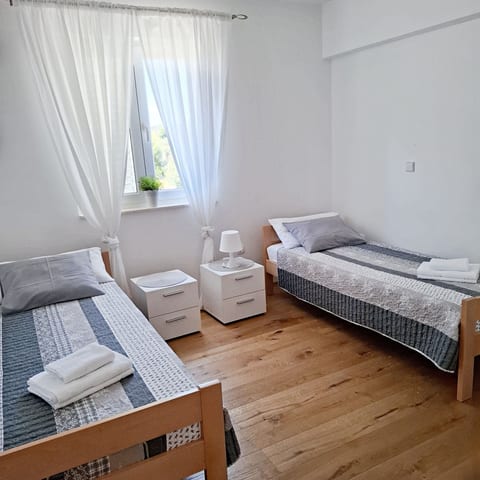 Apartments Mladenka - Unit 208857-5