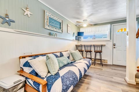 Cozy Coastal Condo with Parking – Walk to Beach & Town