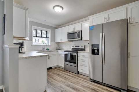 Vacation & Entertainment: 2 BD Game Room Retreat