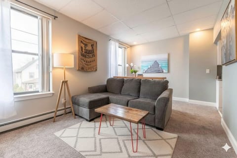 Freshly Updated 2BR w/ Comfort & Clean Aesthetic