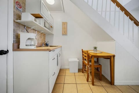 Sun, Sand & Serenity: 2-BR with Beach Access