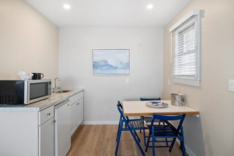 Beachfront Studio | Kitchenette & 2 Double Beds (104)