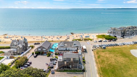 Direct Ocean Views! Studio with Kitchenette & Shared Deck (106)