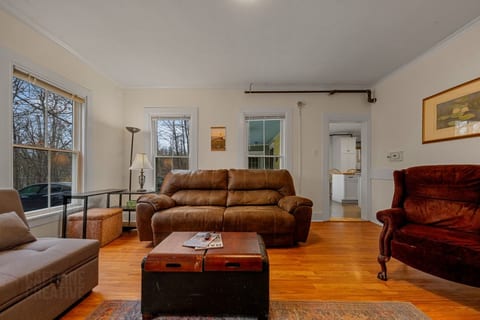 Victorian Farmhouse | Walk to Saco River