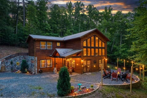 Coosawatee River Resort - Hot Tub/ Sauna/ Dogs ok!