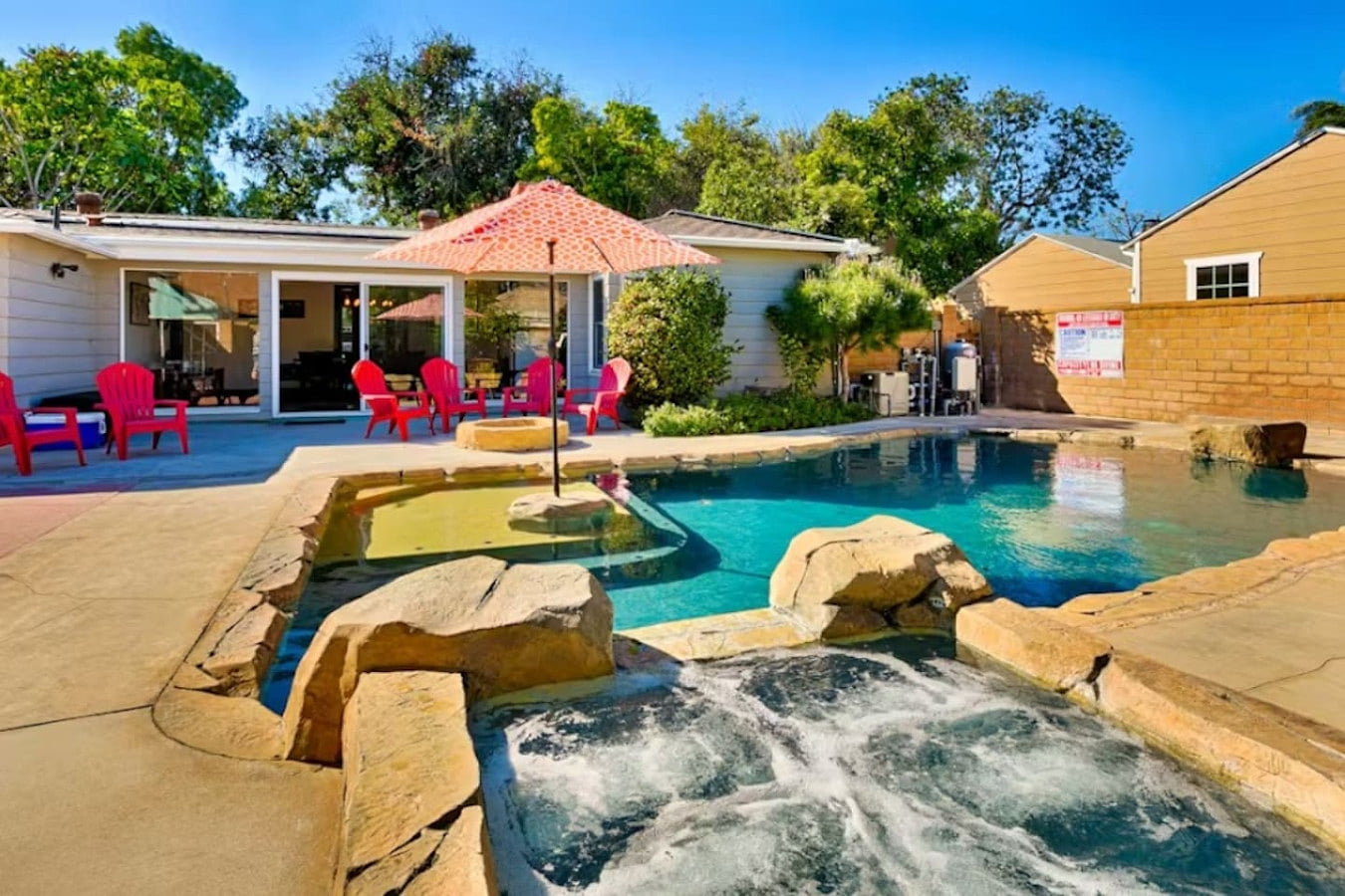 ৎ୭Disney Anaheimৎ୭ Jacuzzi pool games & more