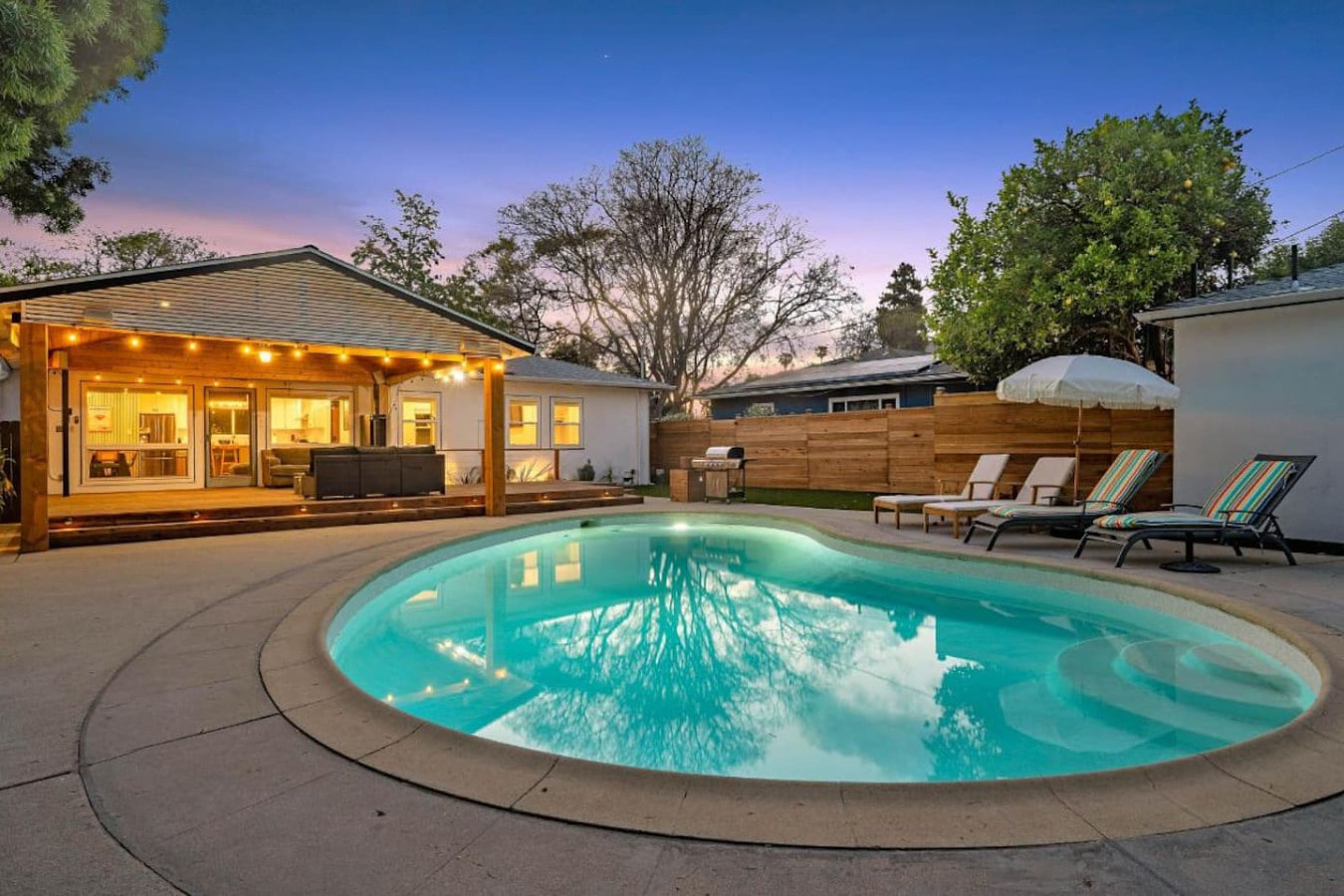 Lake Balboa Hideaway