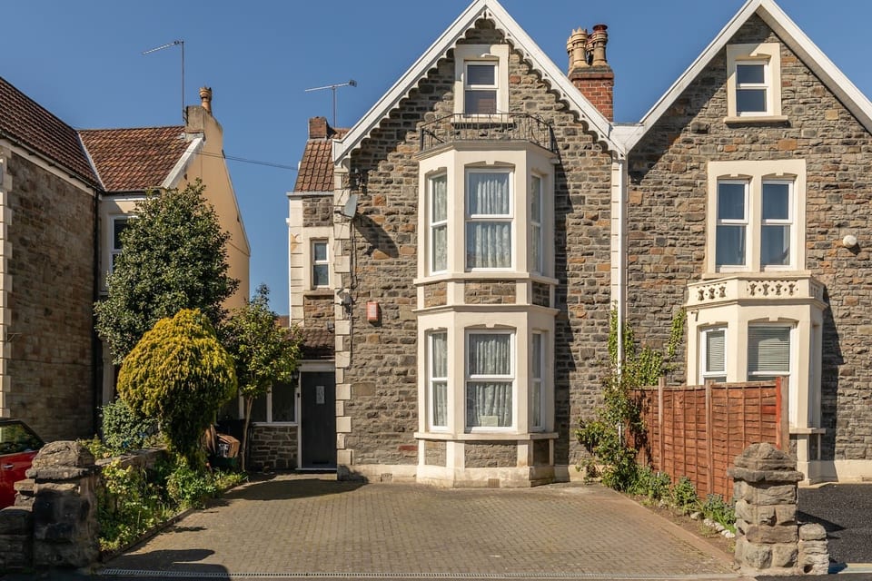 Großes 7-Zimmer-Haus mit Garten & Parkplatz (14 Gäste) - Bristol
