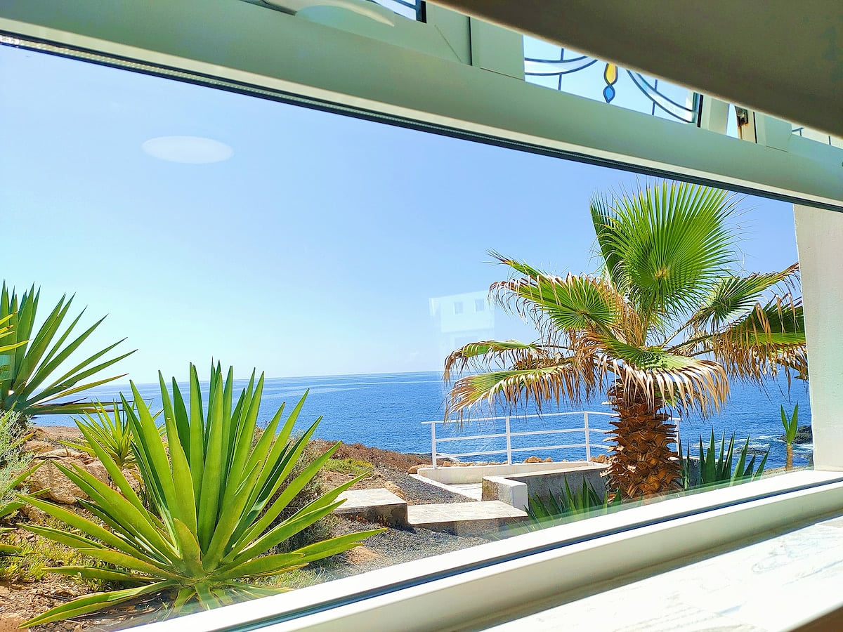 Stunning ocean view from lounge window.
