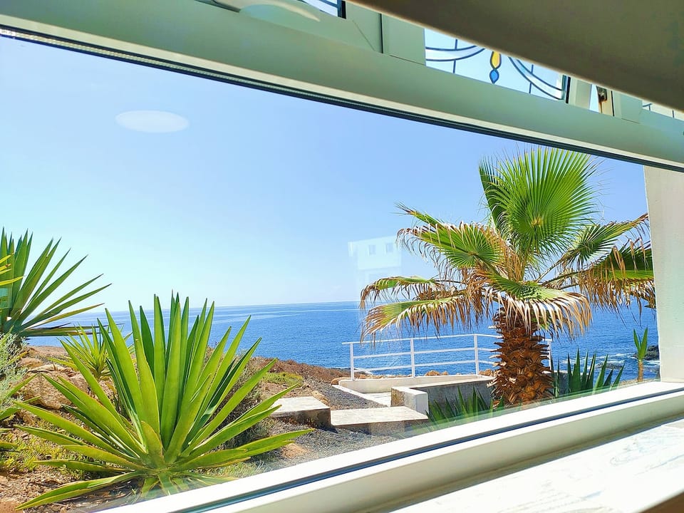 Stunning ocean view from lounge window.