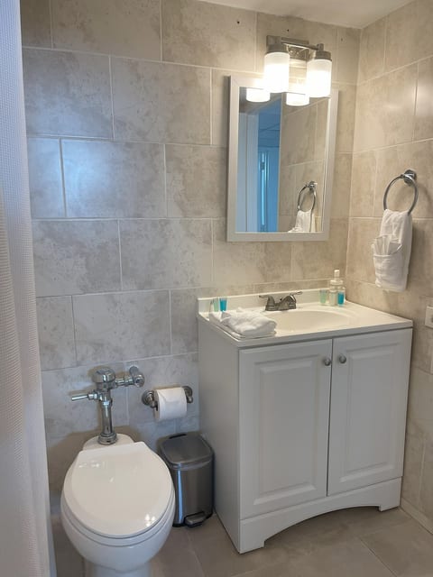 Isla Verde 2-bedroom Condo image 4