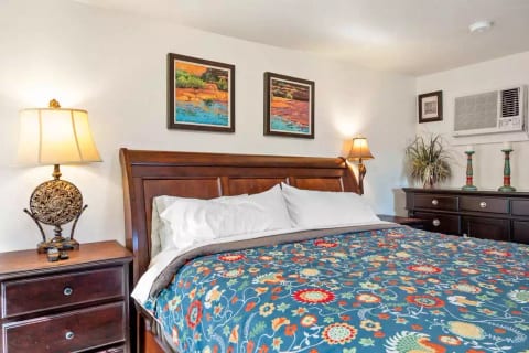 A king size bed with a super comfortable memory foam mattress.
