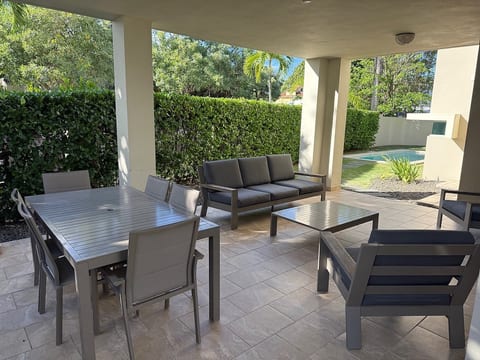 Large 5 bedroom home with Generator image 5