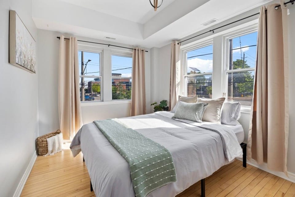 Walkerville 2BR Suite | Near Casino & NextStar - Windsor