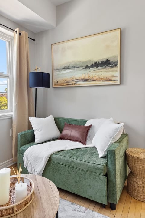 Walkerville 2BR Suite | Near Casino & NextStar