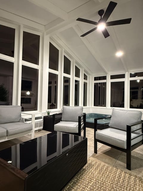Mountain Luxury Retreat image 3