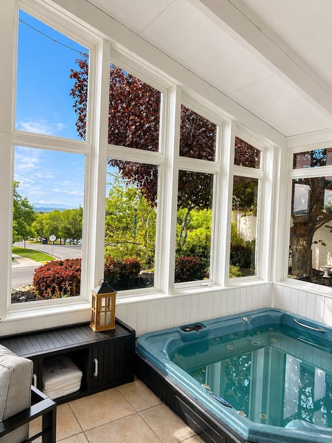 Mountain Luxury Retreat image 1