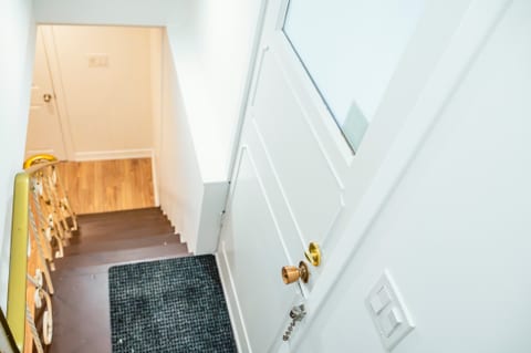 Newly Renovated Toronto Suite Near Subway