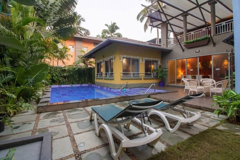 d1 Close2see+Pool+Service@Candolim