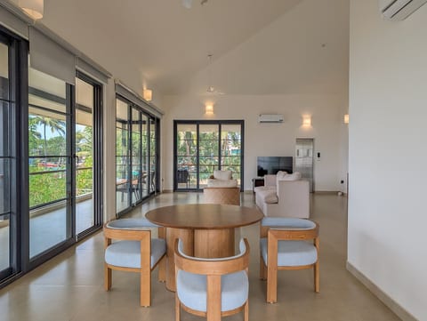 Seaview + Beach villa Ashwem Ocean