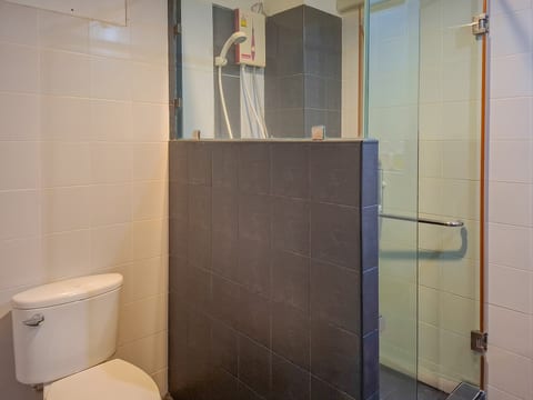 Spacious King Room with pool close to Cosy Beach