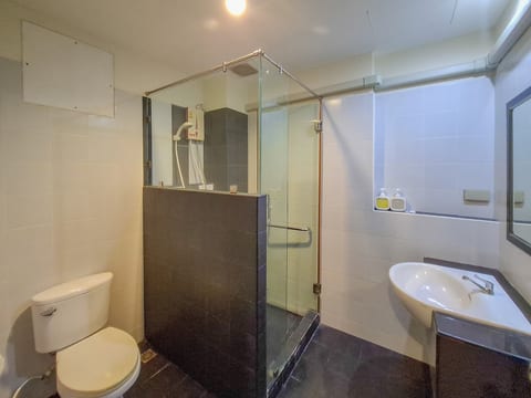 Spacious King Room with pool close to Cosy Beach
