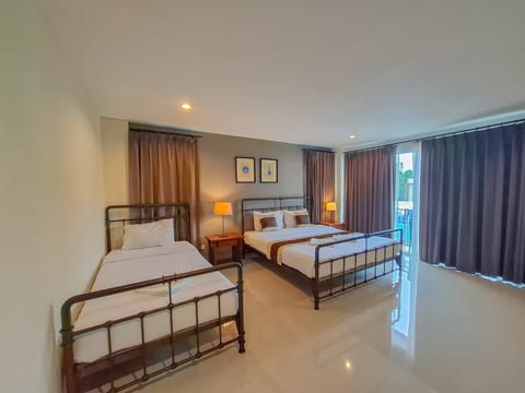 Affordable Suite. Service, Pool, close to Beach