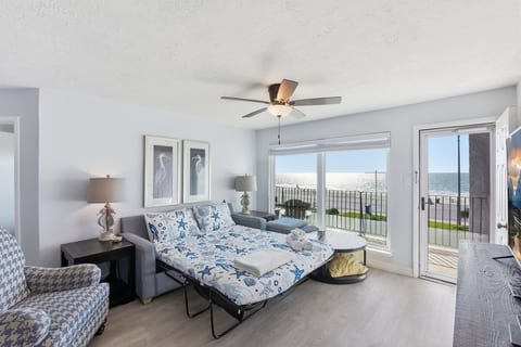 Beachfront Condo | Pool | Tennis | Pet-friendly