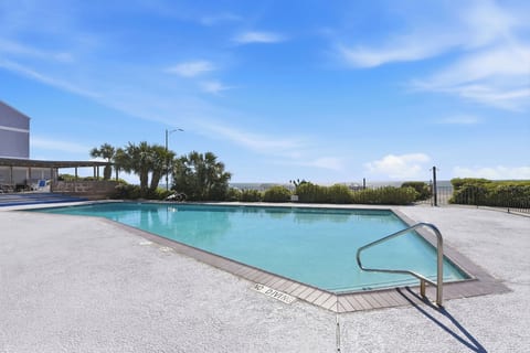 Beachfront Condo | Pool | Tennis | Pet-friendly