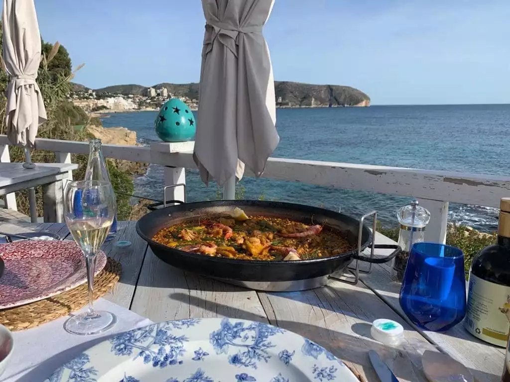 Amante; cocktails, paella and fine dining at Moraira’s finest location
