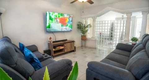 Mayagüez Pool Home, Sunset Views, Sleeps 11. image 5