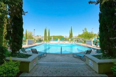 Disney Area- Resort Hot Tub & Pools + Free Parking image 3