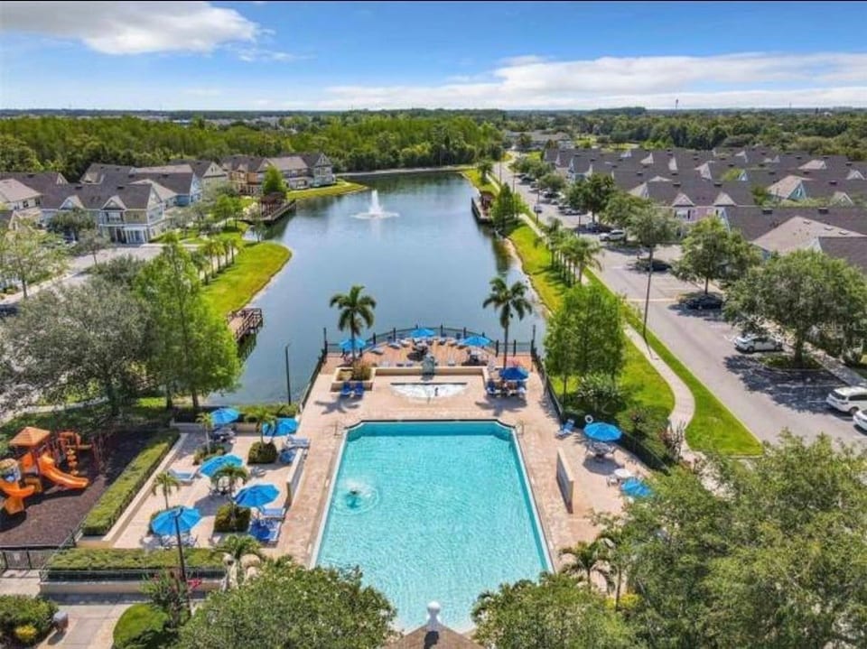 Disney Area- Resort Hot Tub & Pools + Free Parking image 1