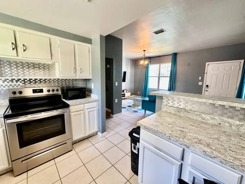 The Screened Patio Getaway – Perfect for Extended Stays