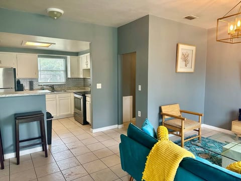 The Screened Patio Getaway – Perfect for Extended Stays
