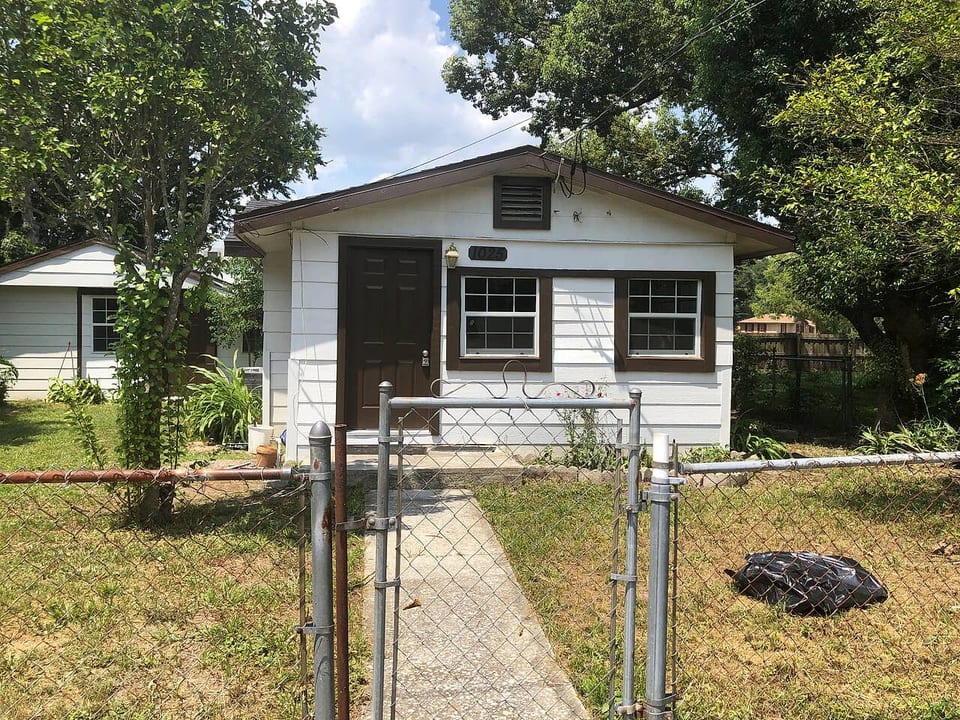 Two bedroom house available for workers - Jacksonville