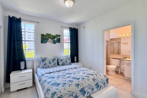 Sunny Townhome Near Ocean – Walk to Sand in 5 min! - Holiday Home