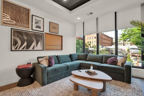 1BR Downtown Suite | Pool, Gym & Workspace