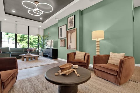 Cozy Modern 1BR in Downtown OTR, GYM, POOL