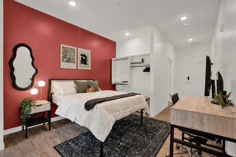 Cozy Modern 1BR in Downtown OTR, GYM, POOL