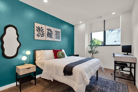 Stylish 2BR Suite OTR, Gym, Pool Downtown Access