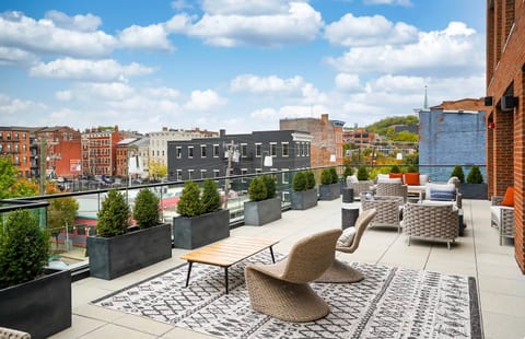 Brand new Stylish 7BR OTR Apt, GYM, POOL