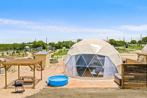 The Jungle - Glamping Dome with Private Hot Tub