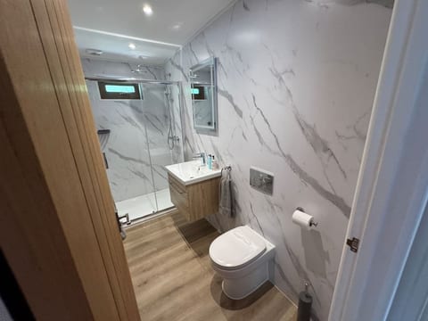 Greenking Cottage A 2 bed sleeps 4