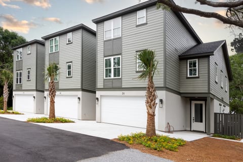 NEW, 2 bedroom; 2.5 Bath;WALK To BEACH
