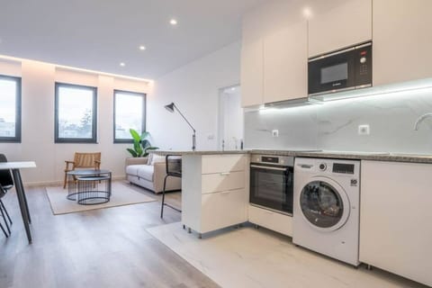 Matosinhos Beach Flat | Metro & Sea
