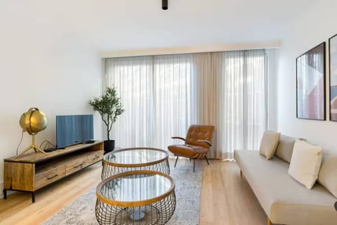 The Formosa Suite | Bonjardim Luxury Stay